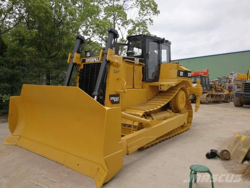CAT D 7 R Верижни булдозери
