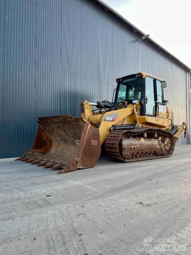 CAT 963D Верижен товарач