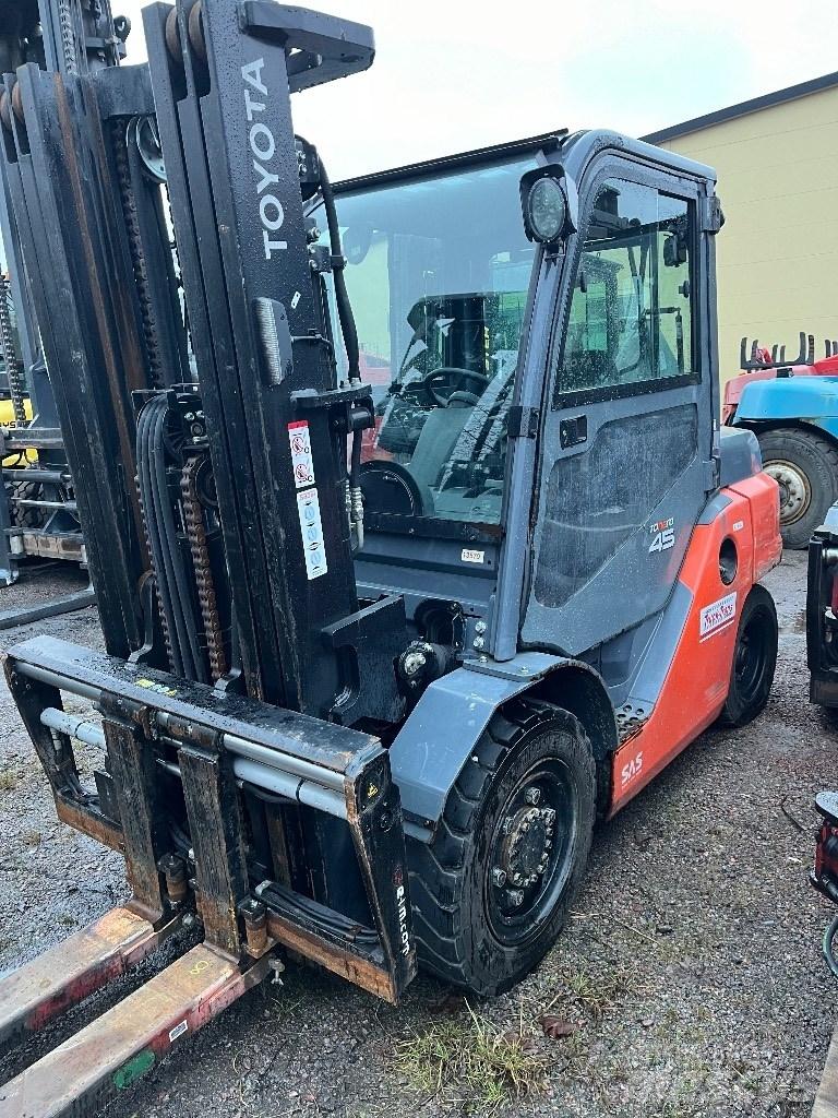 Toyota 40-8FD40N Дизелови камиони
