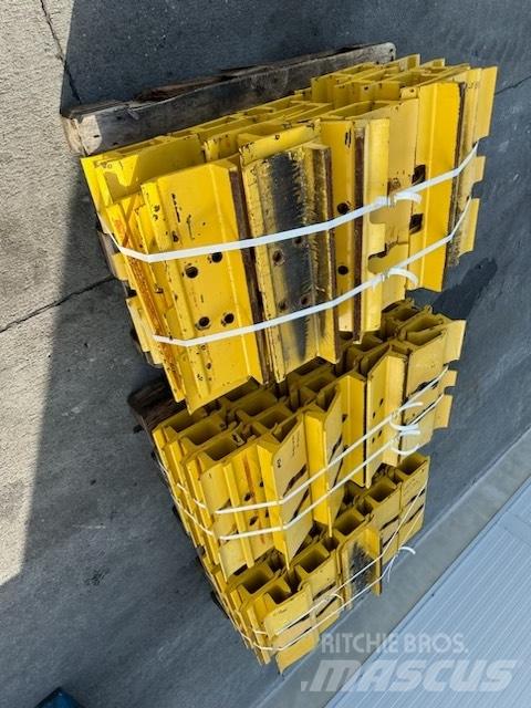 Komatsu d 85 plate Релси, вериги и ходова част

