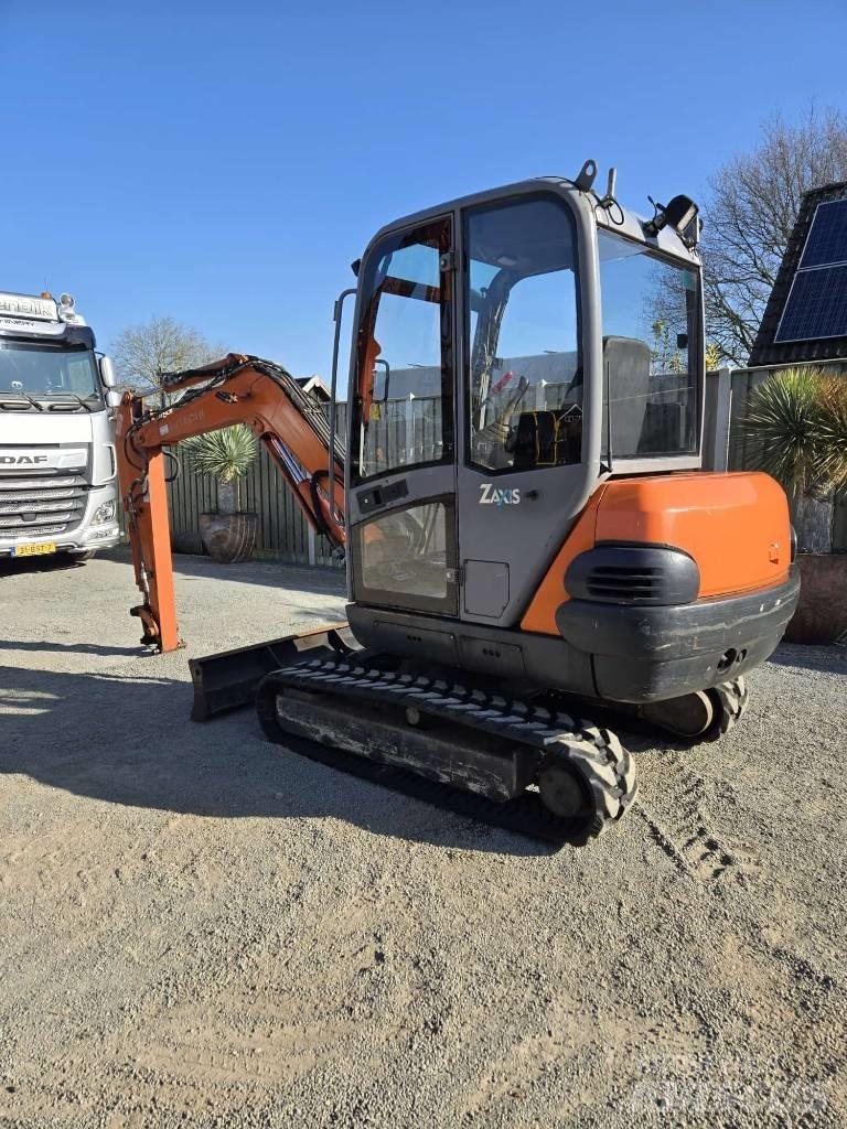 Hitachi ZX 30 Мини екскаватори < 7 т