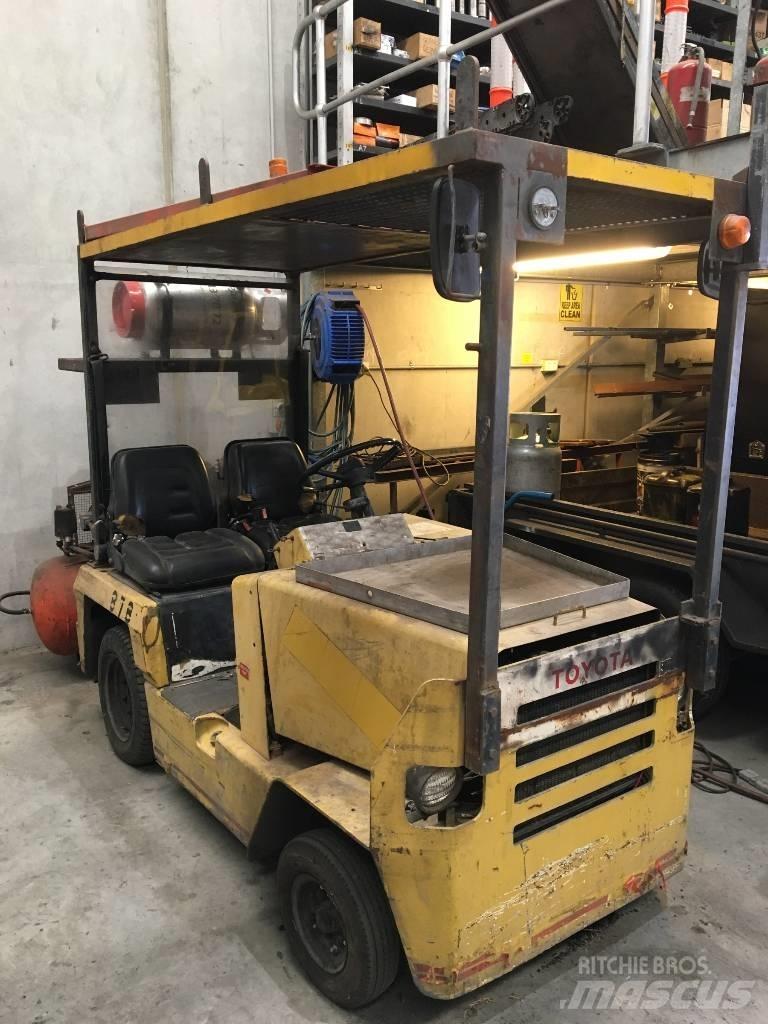 Toyota 2TG10 Валачещи камиони