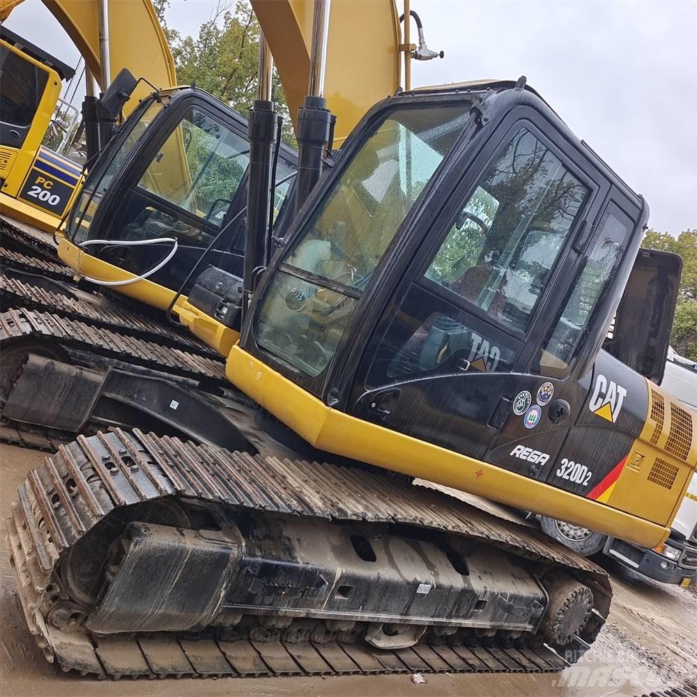 CAT 320 D Верижен екскаватор