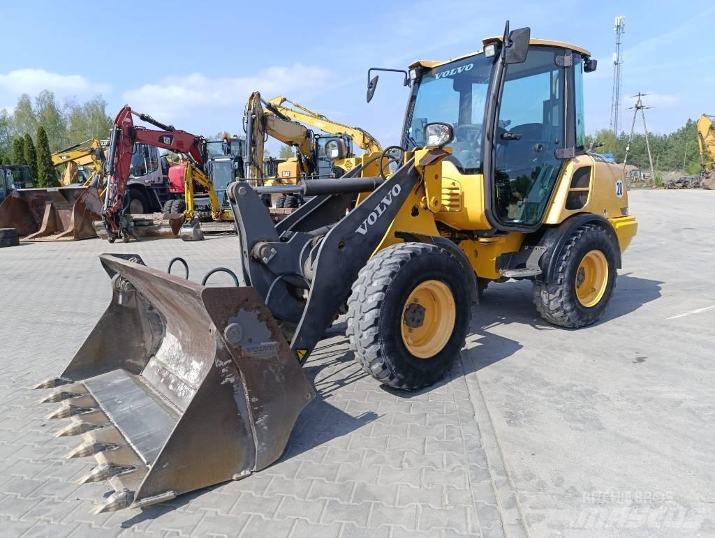 Volvo L 25 F Колесни товарачи