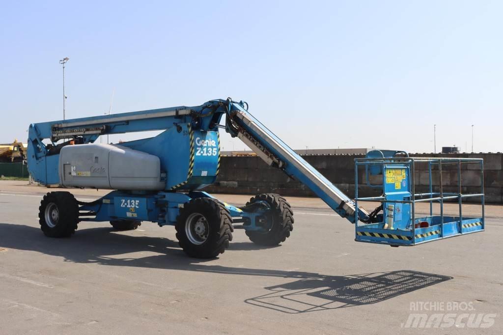 Genie Z135 Съчленени стрелови подемници