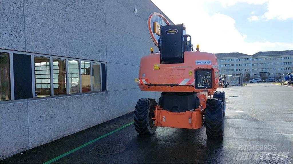 JLG 1350SJP Телескопични повдигачи
