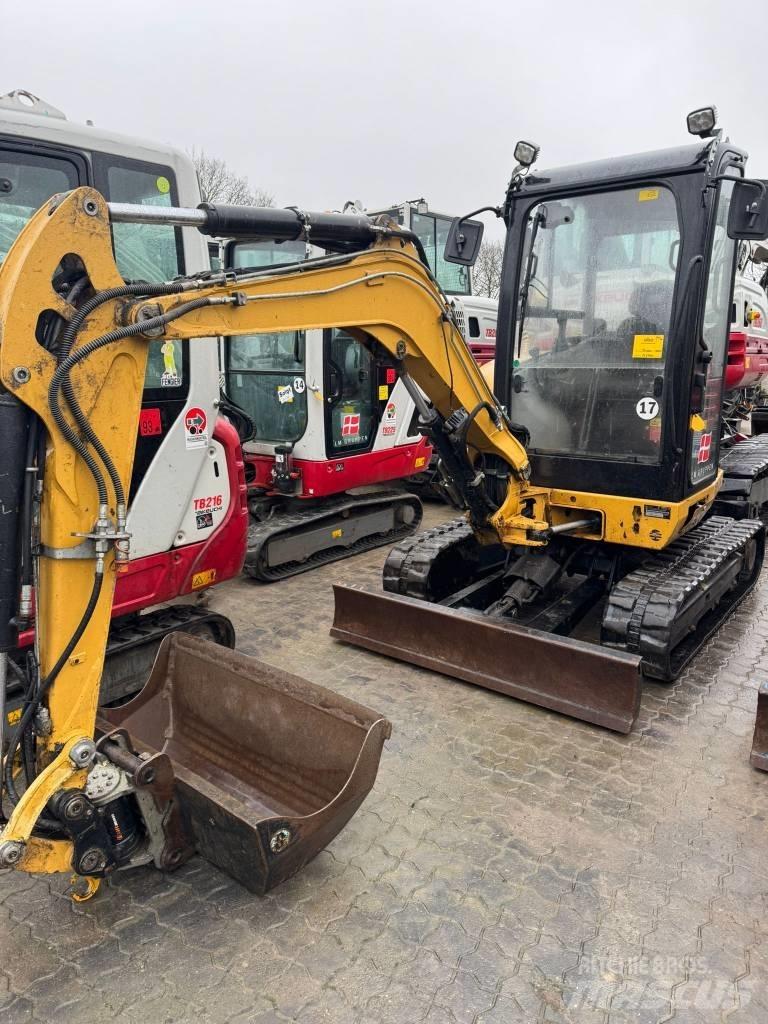 CAT 302.7 D Мини екскаватори < 7 т