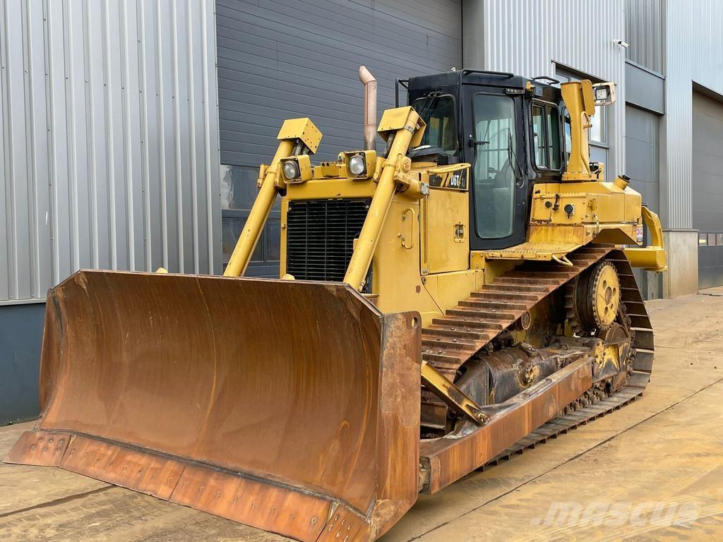 CAT D6T XL Верижни булдозери
