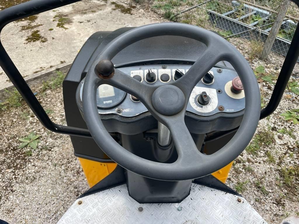 Bomag BW 120 AD-4 Двойни барабанни ролки
