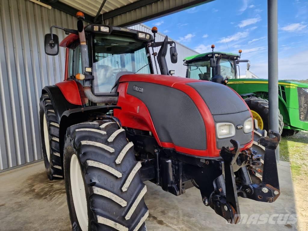 Valtra T 180 Трактори