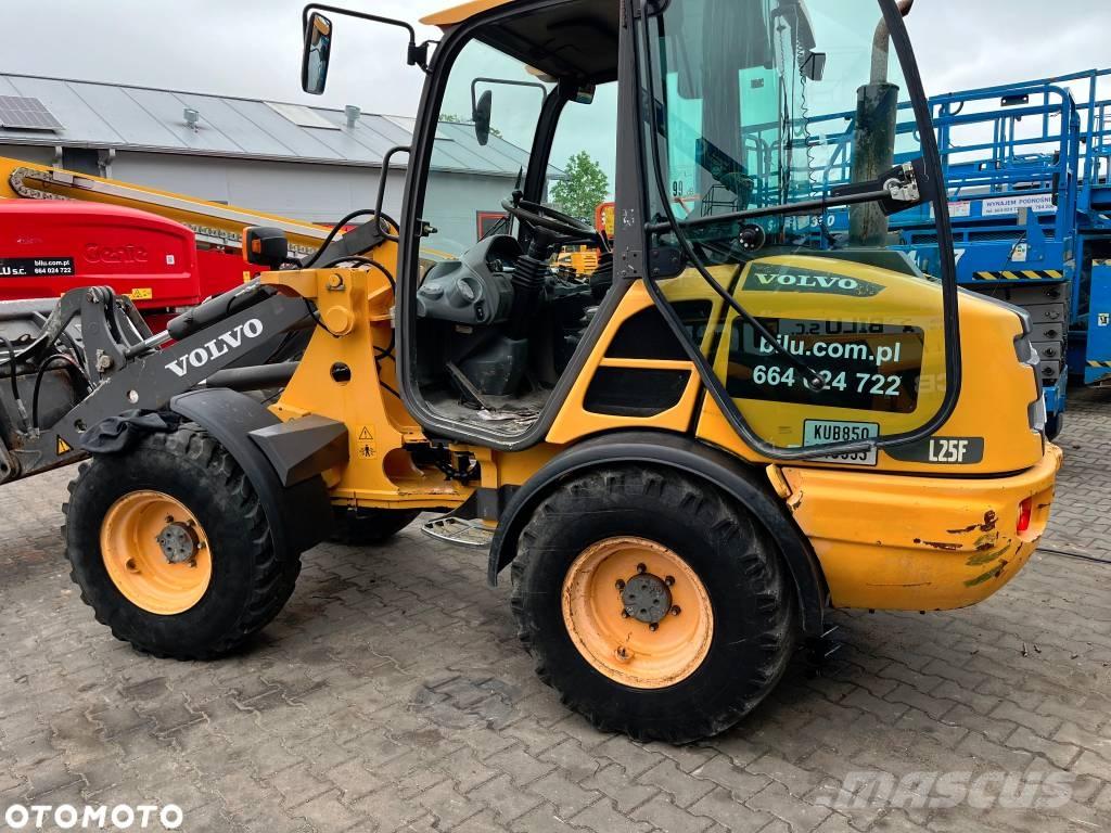 Volvo L 25 F Колесни товарачи