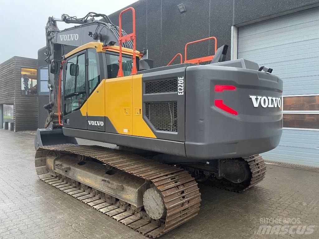 Volvo EC220E Верижен екскаватор