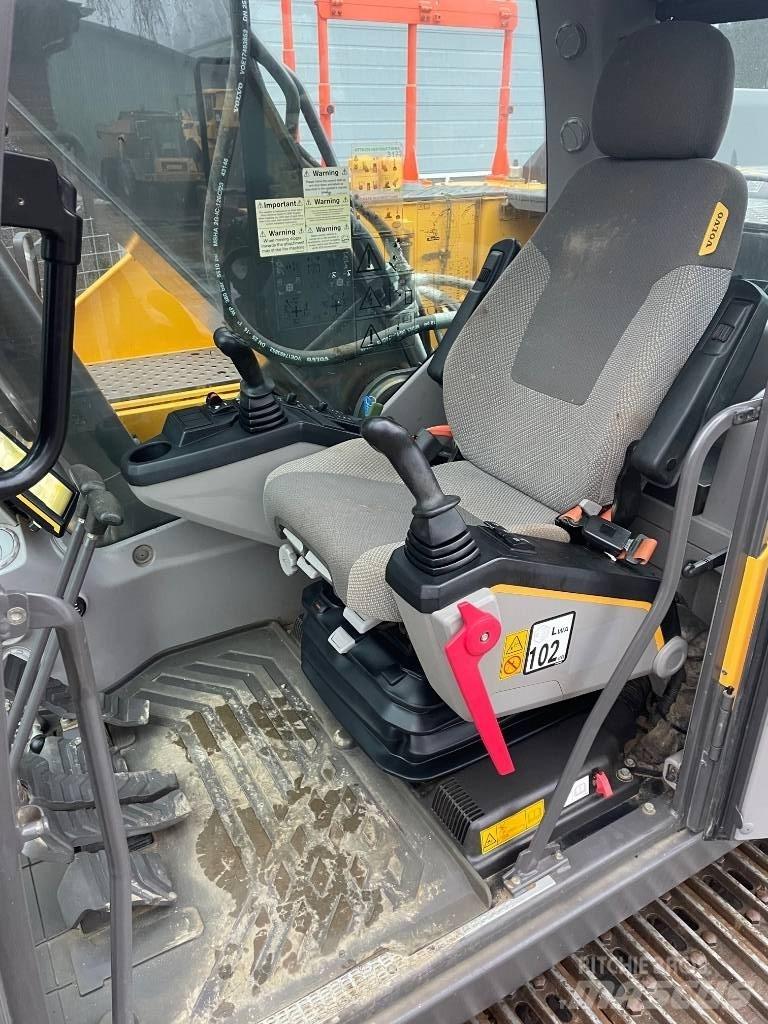 Volvo EC220E Верижен екскаватор