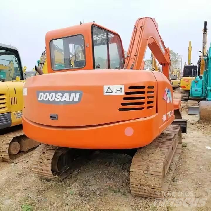 Doosan DH70-7 Верижен екскаватор