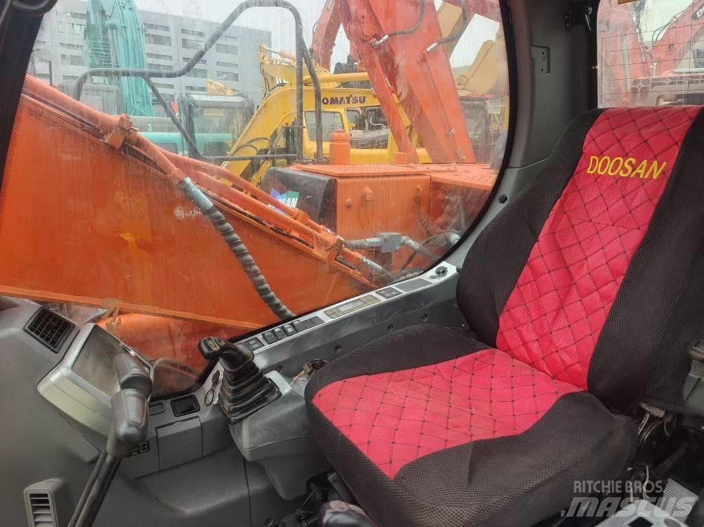 Doosan DX 140 Верижен екскаватор