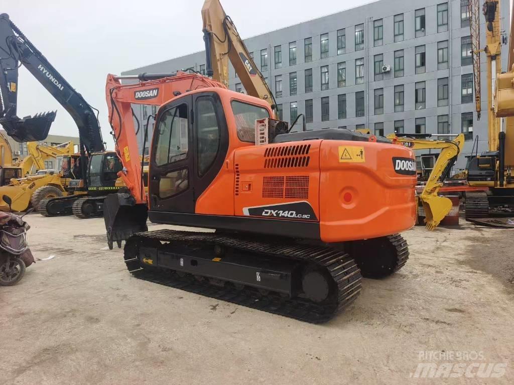 Doosan DX 140 Верижен екскаватор