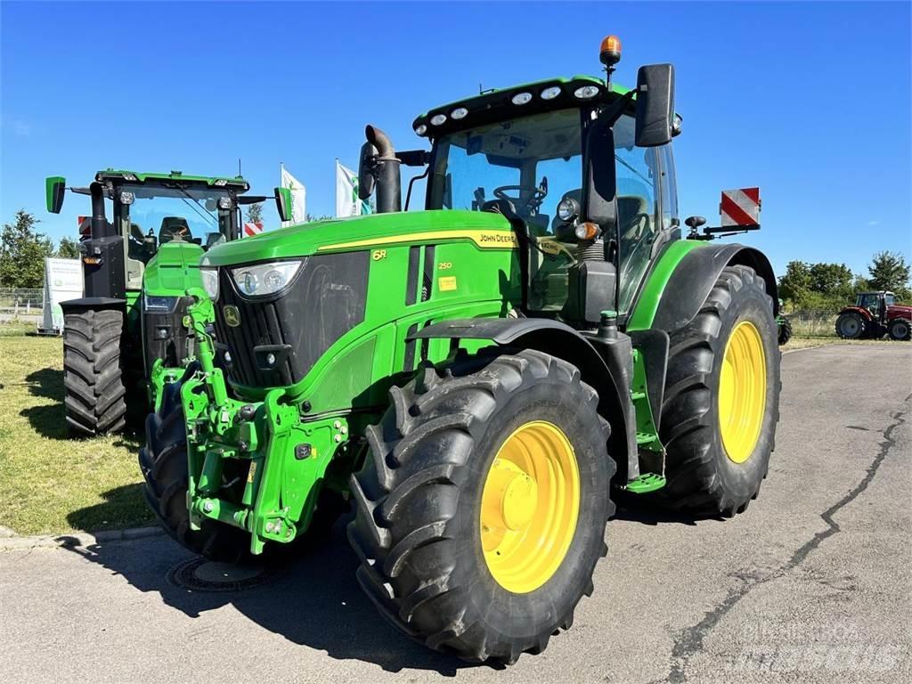 John Deere 6R 250 Трактори