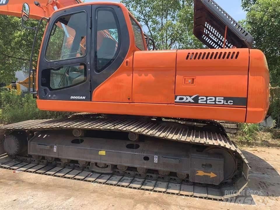 Doosan dx225 Верижен екскаватор