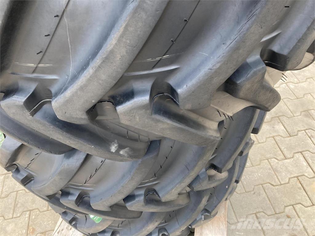 Michelin 400/70R20 Колелета/Гуми