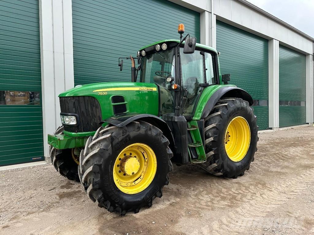 John Deere 7530 Трактори