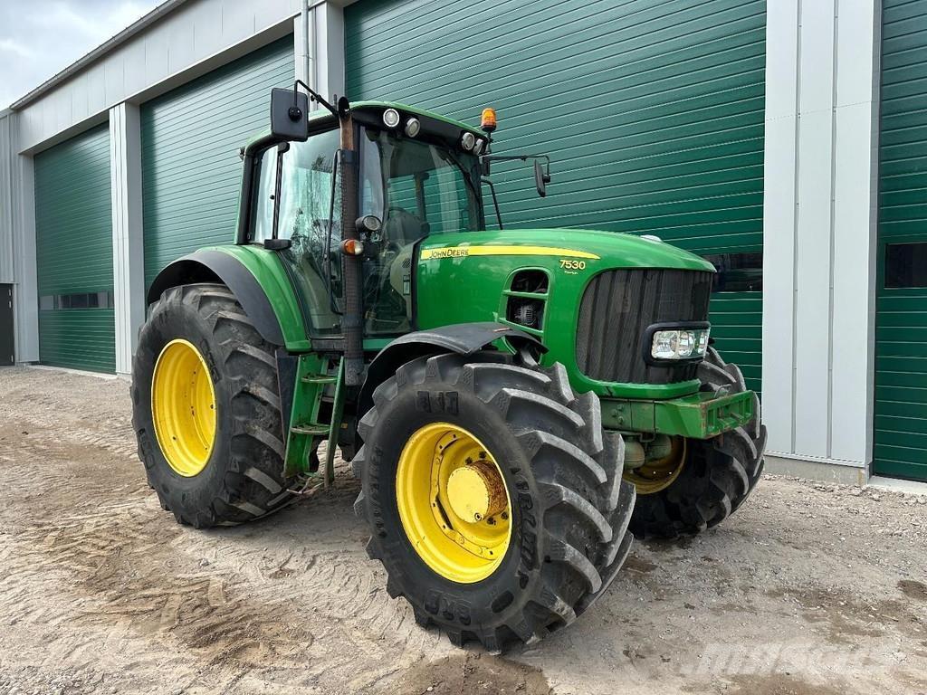 John Deere 7530 Трактори
