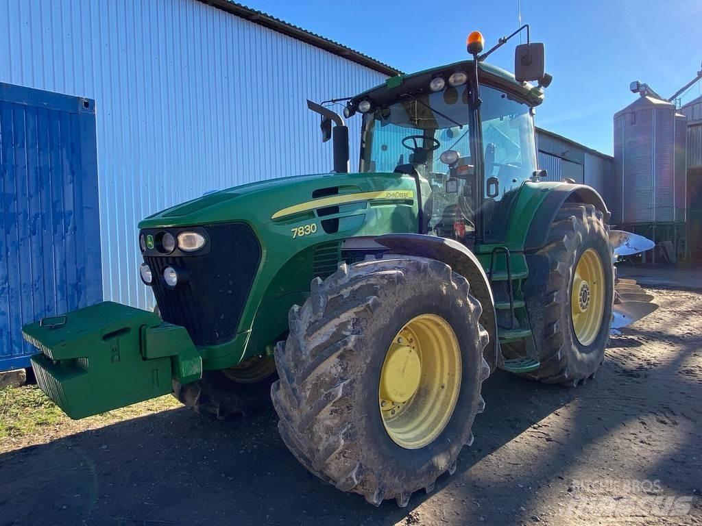 John Deere 7830 Трактори
