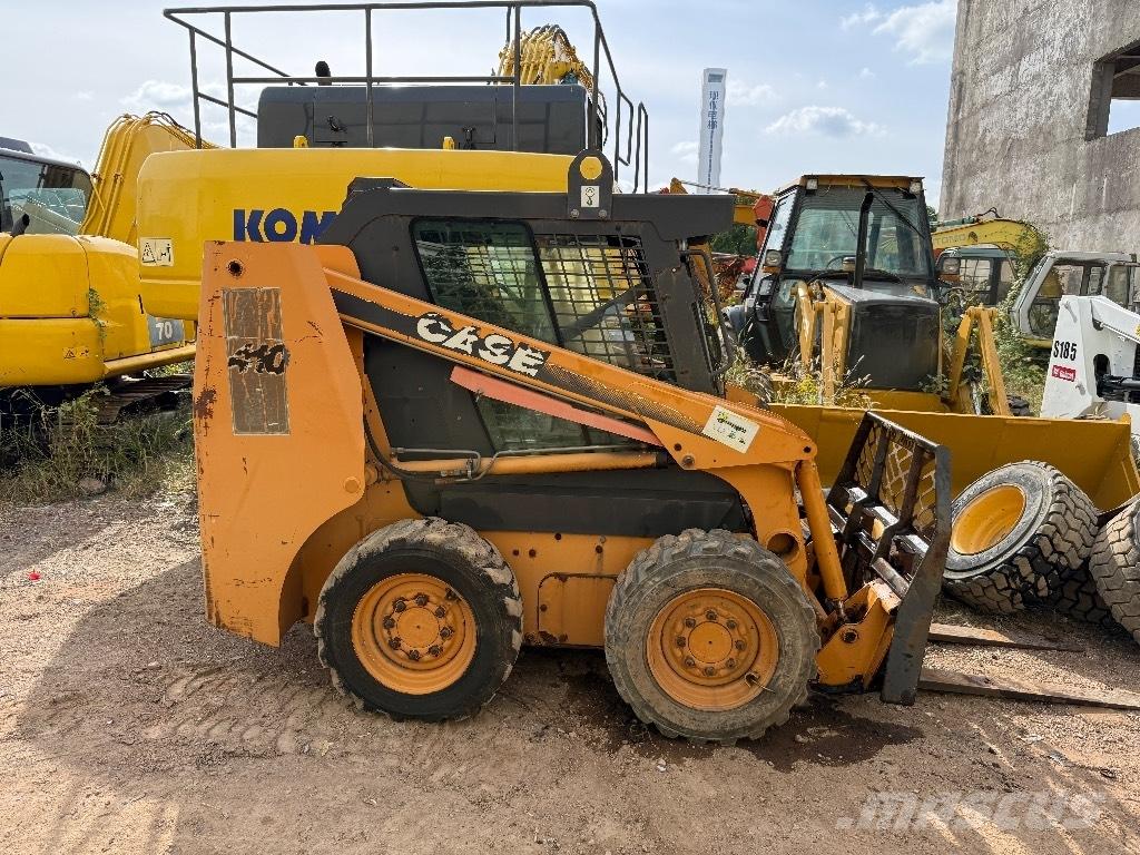 CASE 410 Мини товарачи
