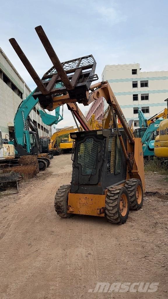 CASE 410 Мини товарачи
