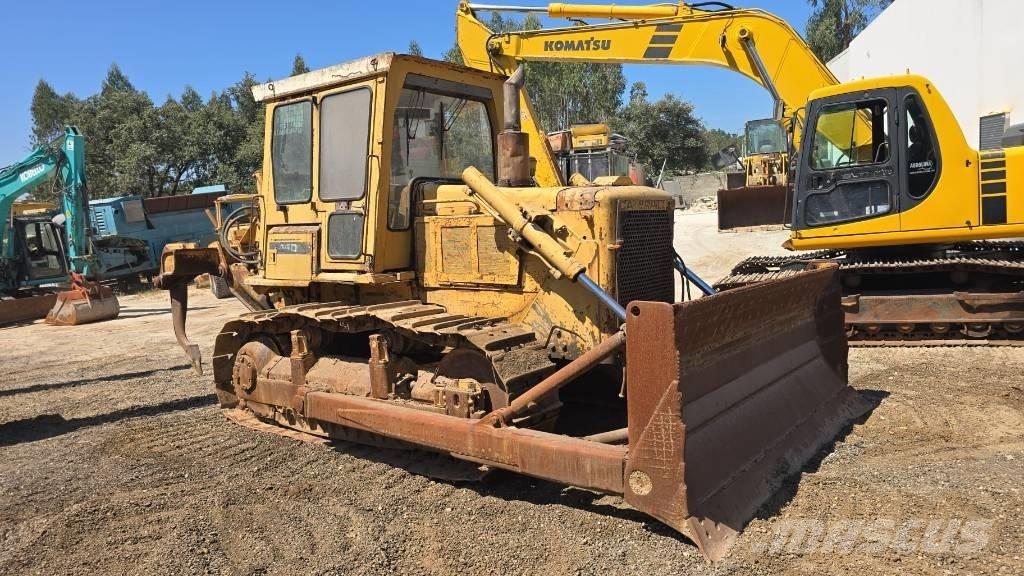 CAT D 6 D Верижни булдозери
