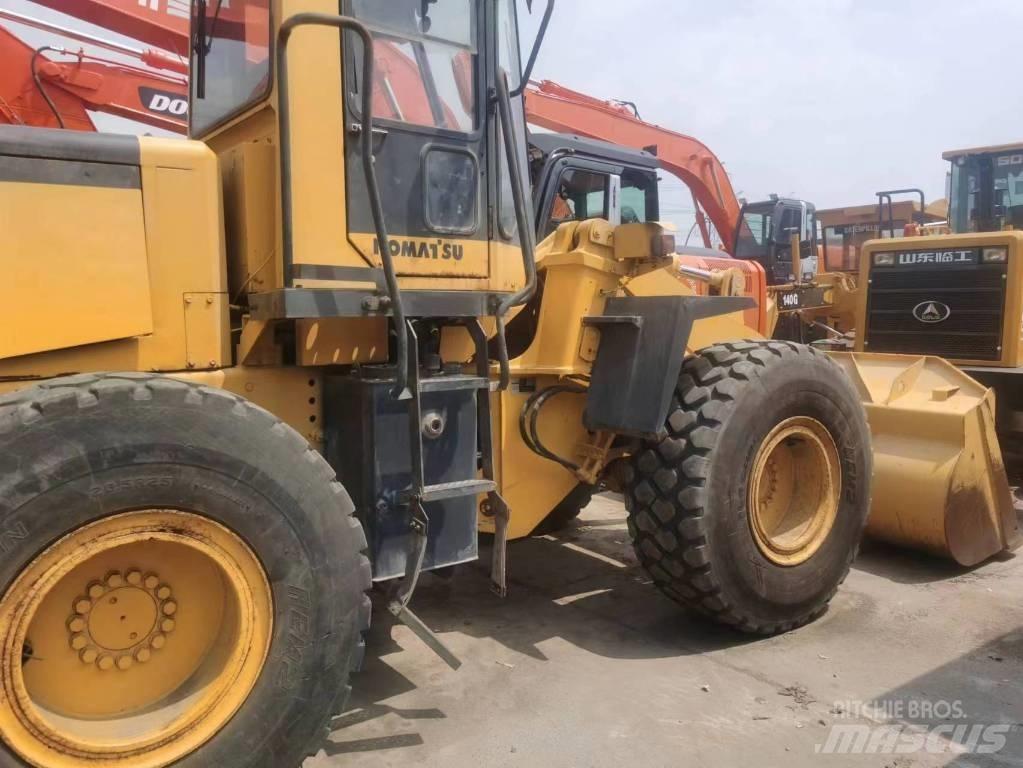 Komatsu WA 320 Колесни товарачи