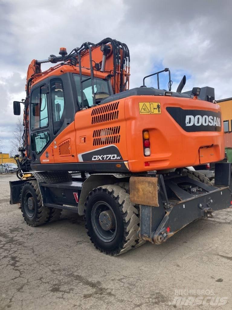Doosan DX 170 W Колесни екскаватори