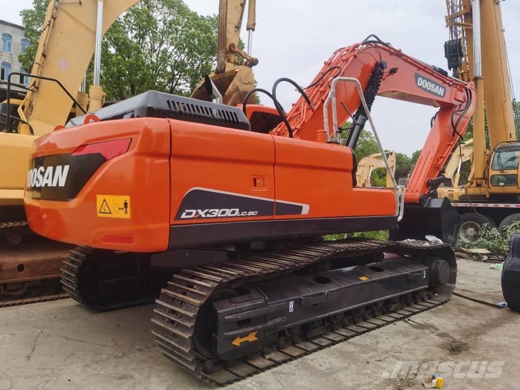 Doosan DX 300 LC Верижен екскаватор