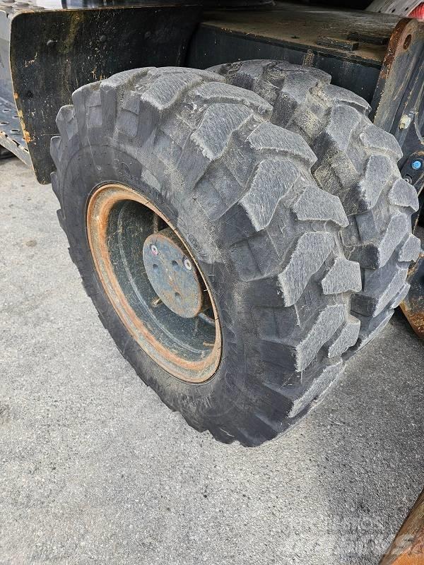 Komatsu PW 148-8 Колесни екскаватори