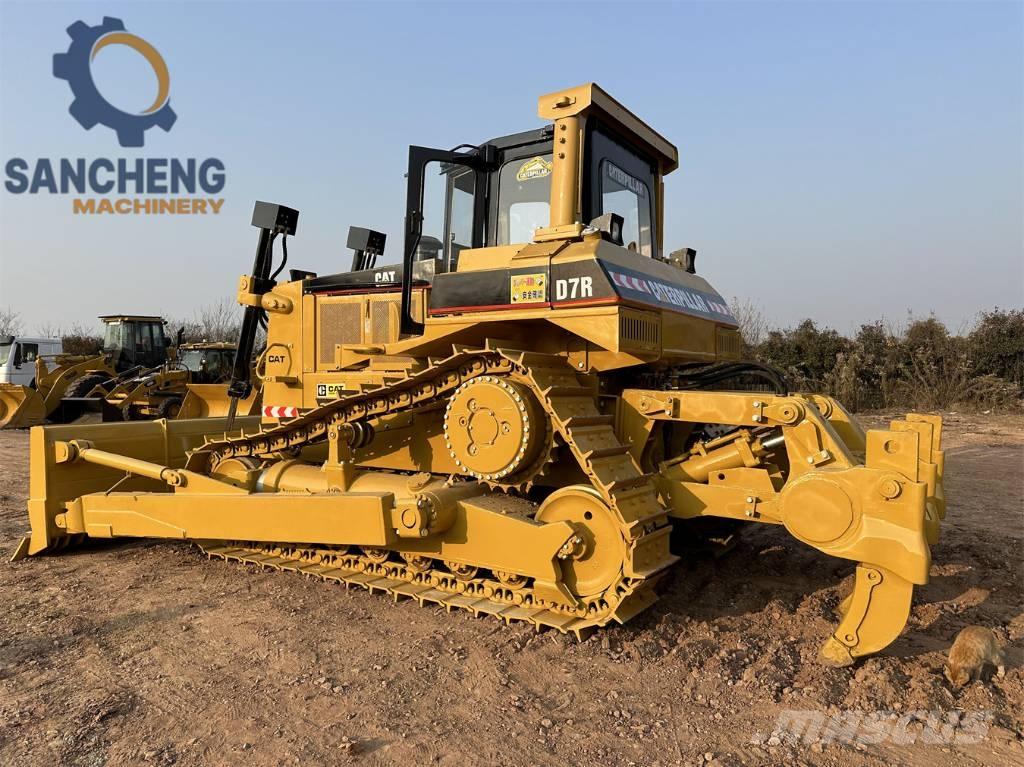 CAT D7R Верижни булдозери
