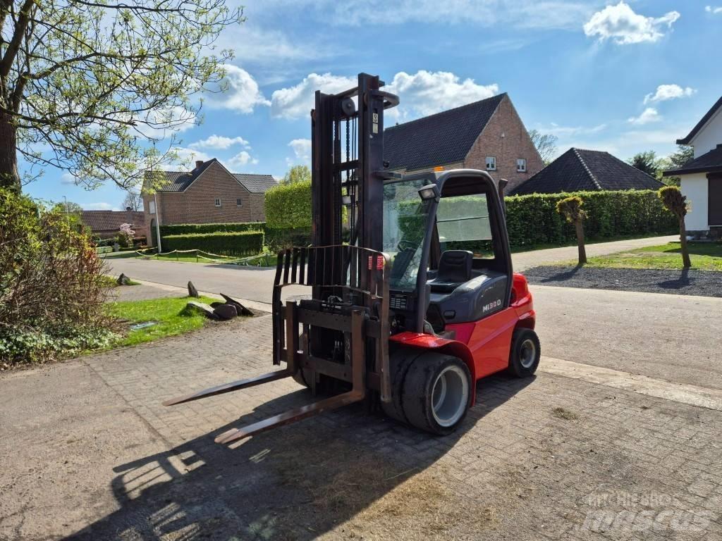 Manitou MI30D S1E3 Дизелови камиони