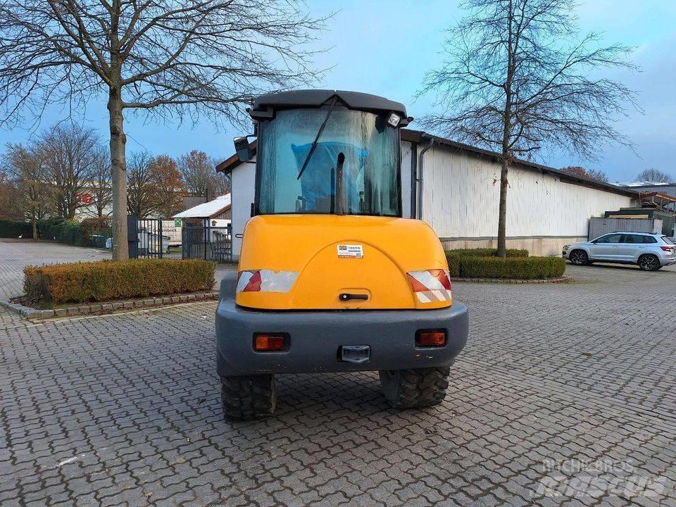 Terex Schaeff TL80 Колесни товарачи