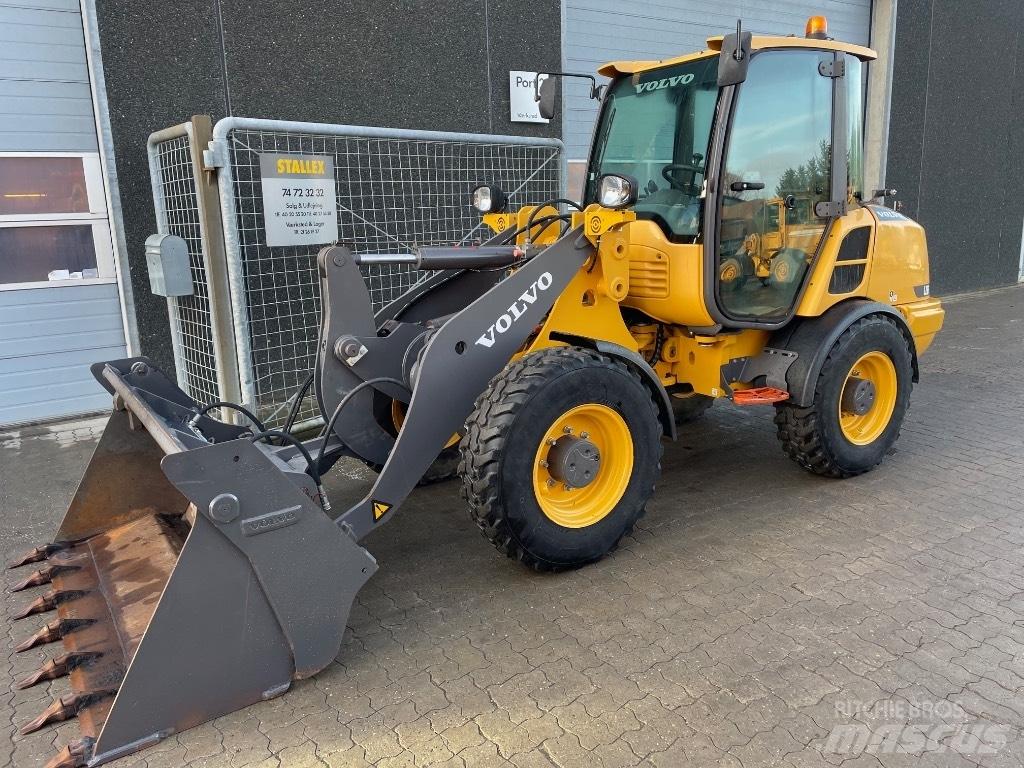 Volvo L28F Мини товарачи
