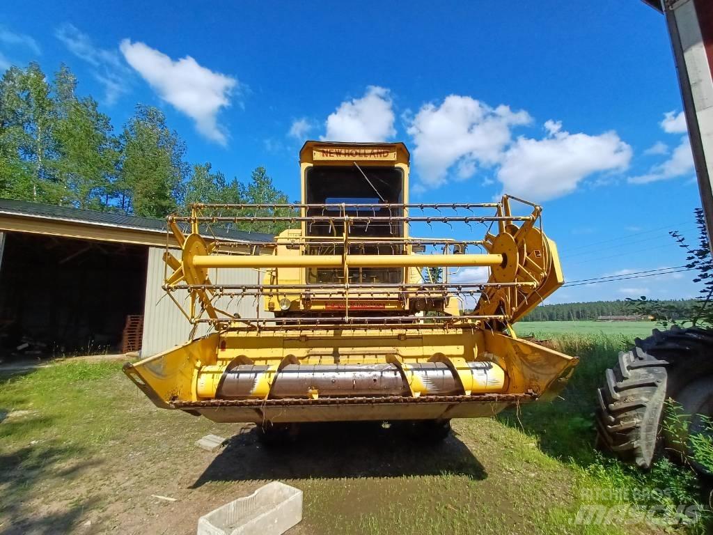 New Holland 8030 Комбайни