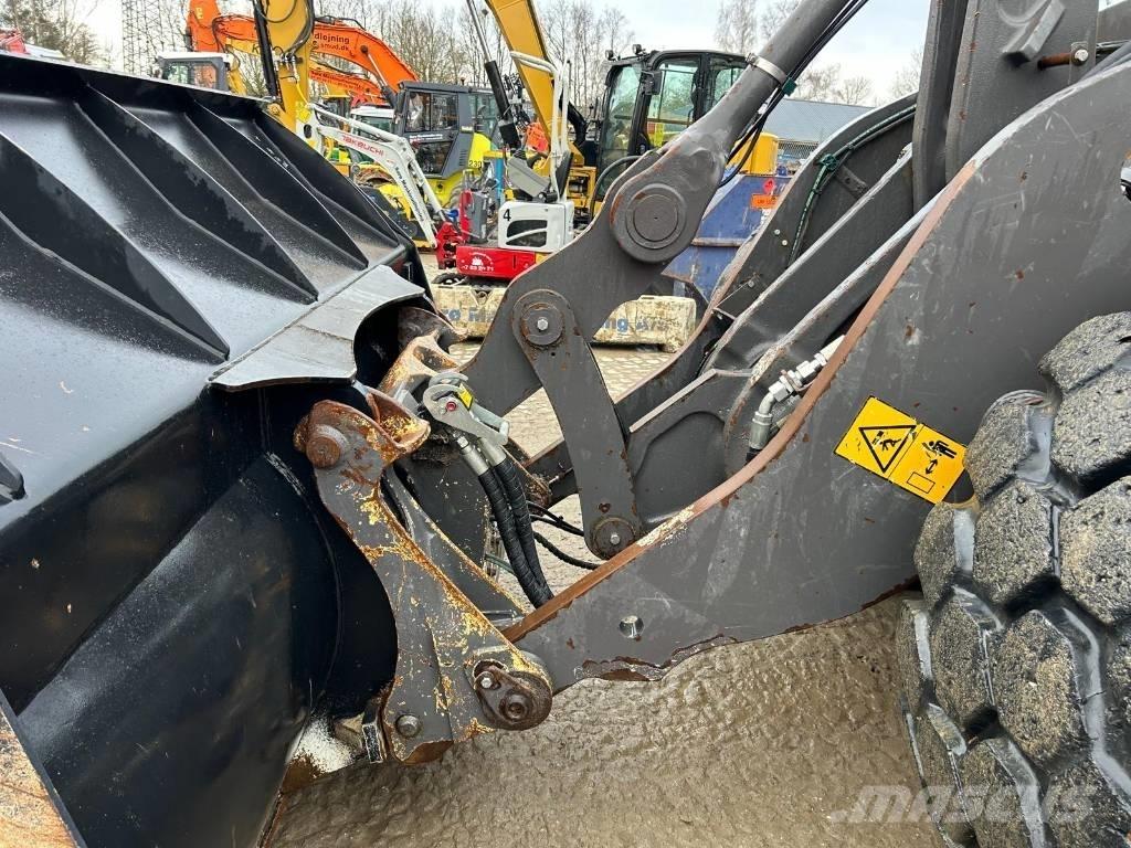 Volvo L 120 H Колесни товарачи