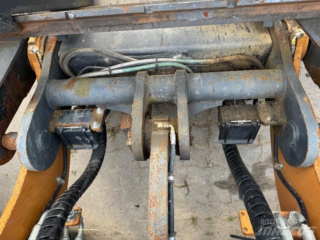 CASE 21 F Колесни товарачи