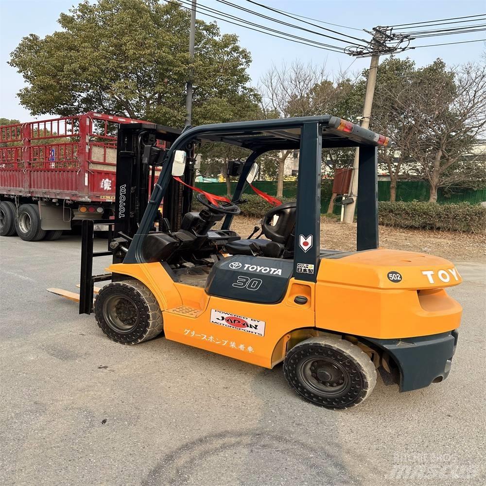 Toyota 62-7 FD N 30 Дизелови камиони
