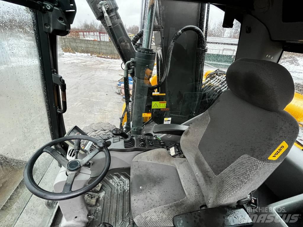 Volvo EW 140 C Колесни екскаватори