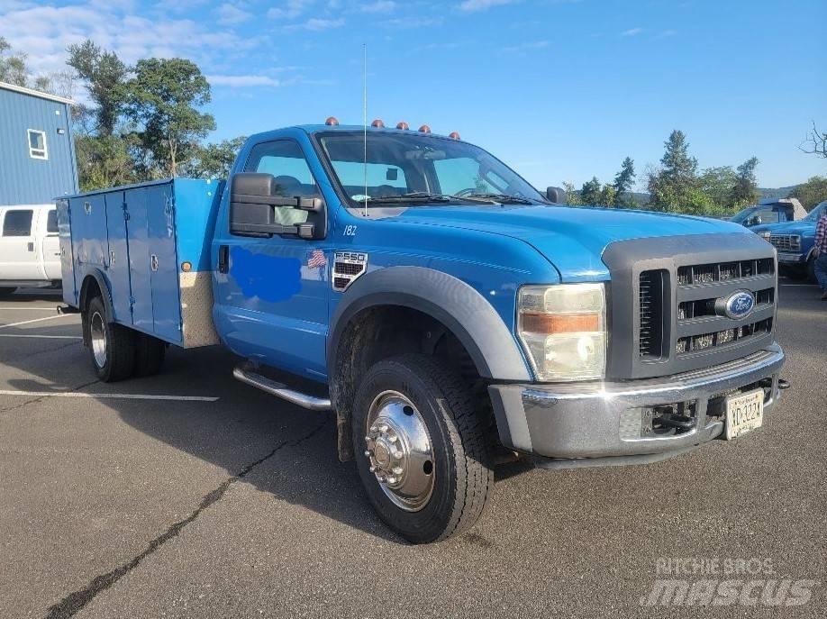 Ford F 550 XL Общински/универсални превозни средства
