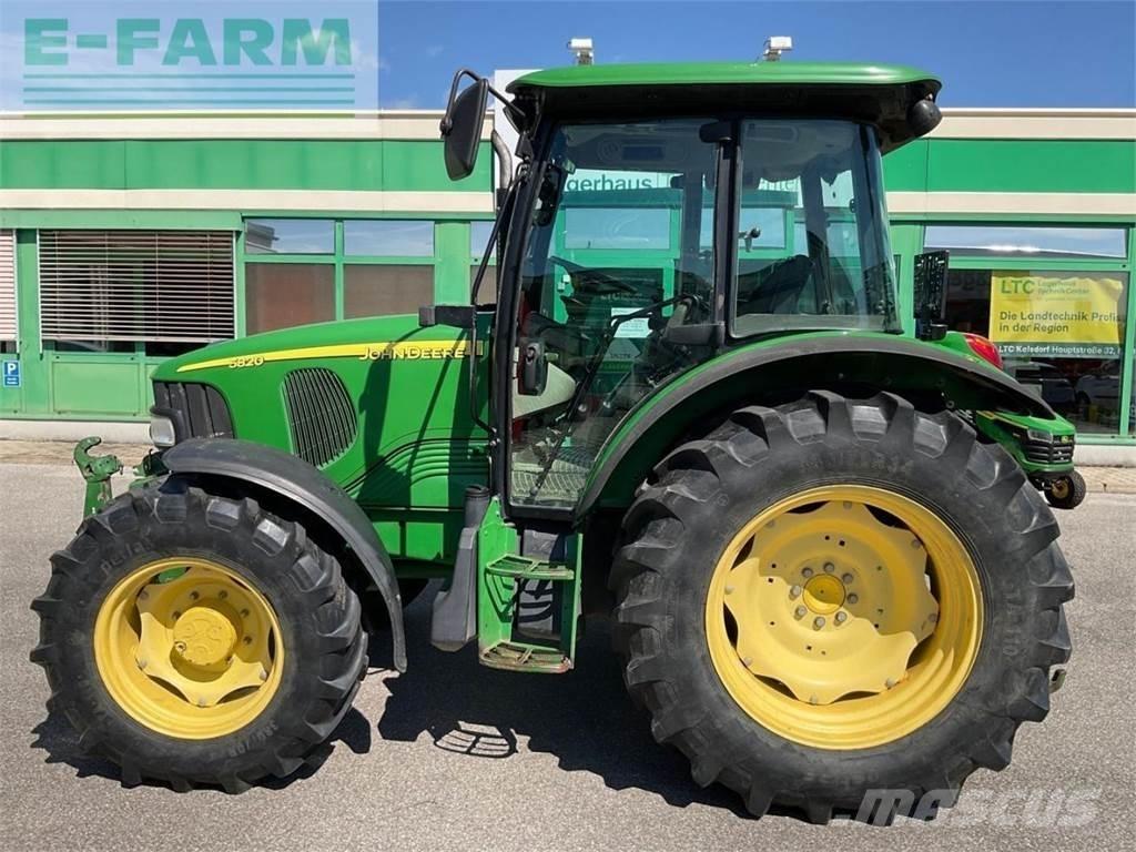John Deere 5820 Трактори