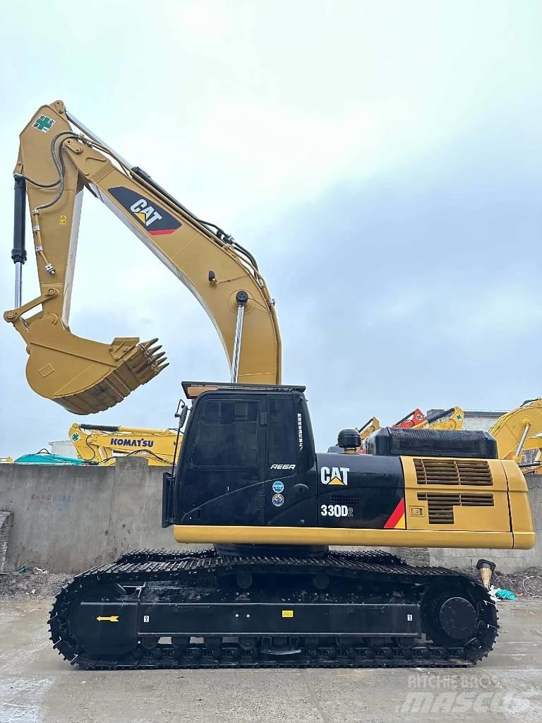 CAT 330 D2 Средни екскаватори 7т - 12т