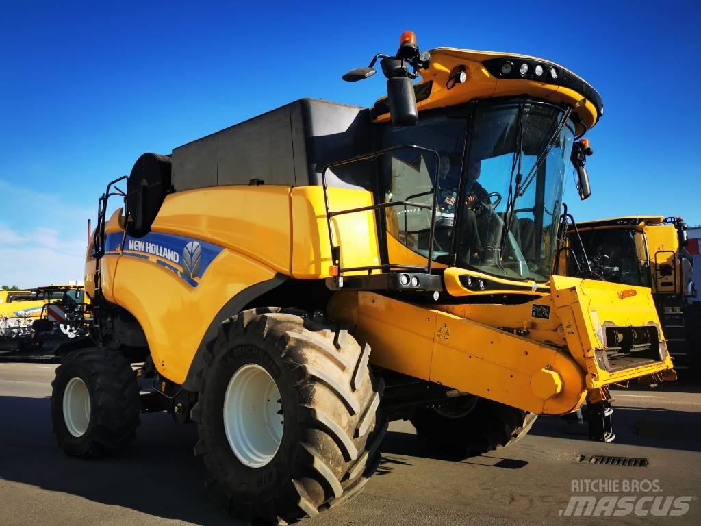 New Holland CX 8.90 Комбайни