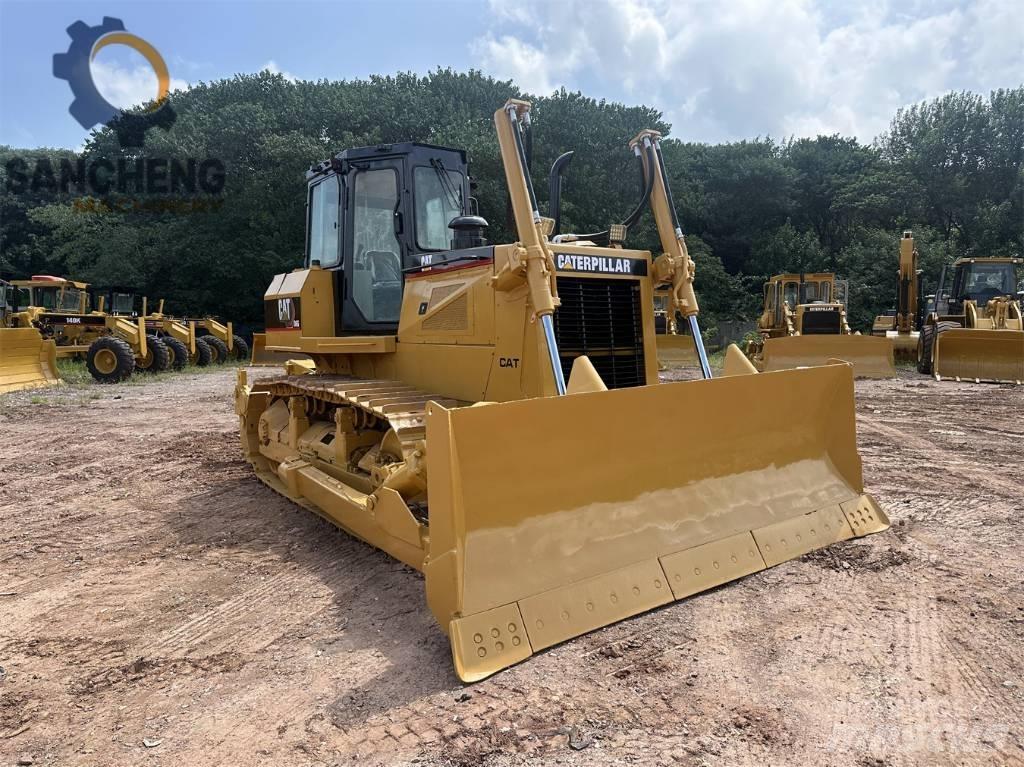 CAT D 6 G Верижни булдозери
