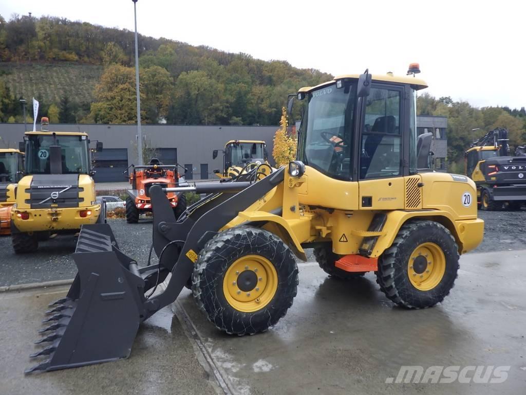 Volvo L 30 G Колесни товарачи