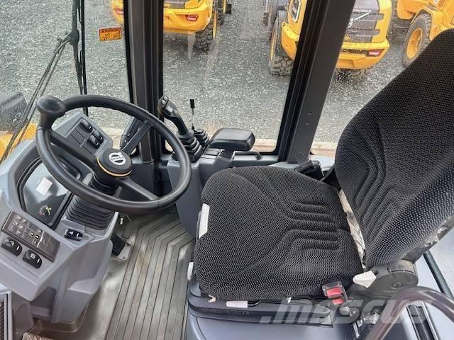 Volvo L 30 G Колесни товарачи
