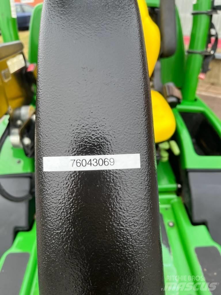 John Deere 9009 Косачки за околни терени на голф игрища